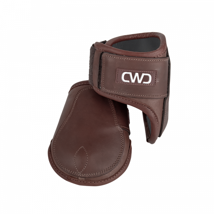 Velcro fetlock boots young horse