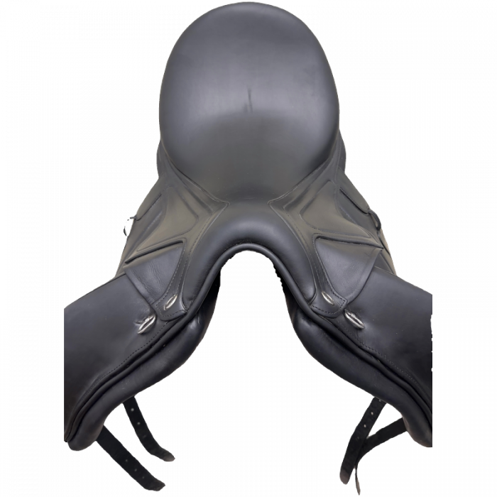 18" CWD Dressage saddle