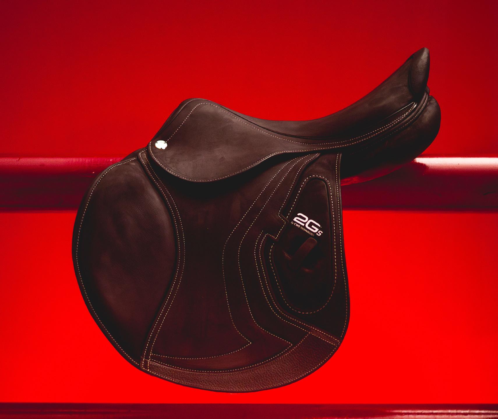 MADE-TO-MEASURE SADDLES
